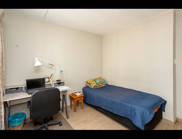 2 BEDROOM APARTMENT RENTED IN HYDE PARK